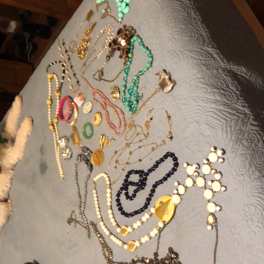 Nice assortment of Costume Jewelry OVER 30 pieces